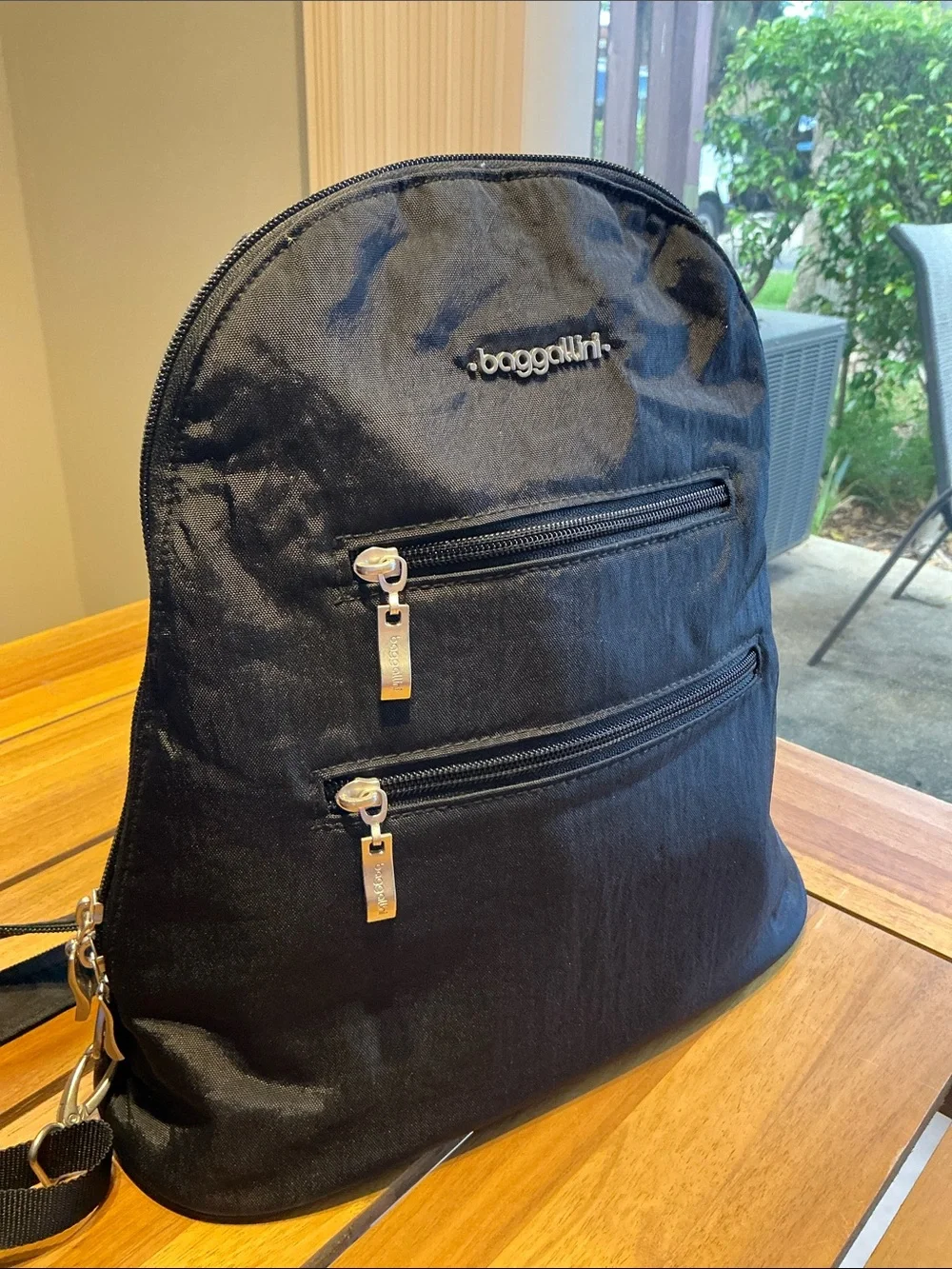 Black Men's Casual Backpack - Baggallini